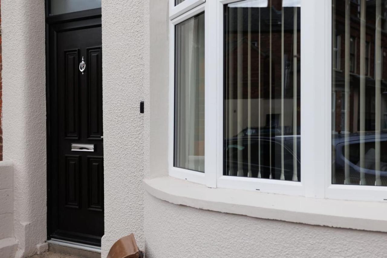 Chic Studio Apartment Central Belfast Sleeps 2. Экстерьер фото
